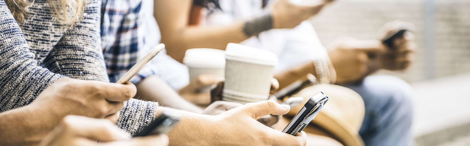 Aktuelle News zur mhplus über Facebook, Instagramm erhalten.